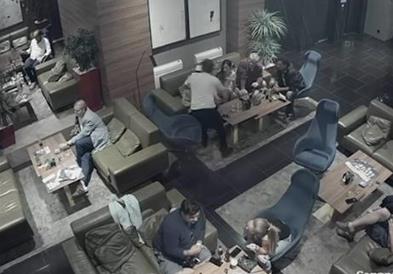Видео: Драган Бјелогрлиќ приведен поради напад на српски режисер
