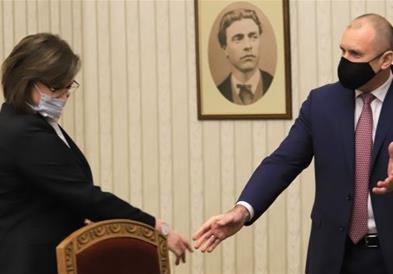 Корнелија Нинова ќе му го врати мандатот за формирање влада на претседателот на Бугарија
