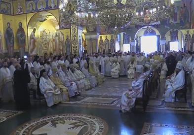 Фото: Жестоки судири на Цетиње, устоличен новиот митрополит Црногорско - приморски