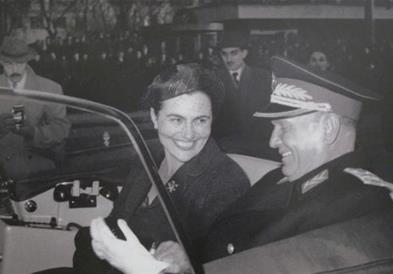Јованка остави 676 фустани, 100 пара чевли, 85 пара ракавици и едно парче кое сите ги изненади