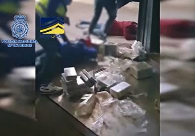 Европол уапси десетици членови на „Балкански картел“: Запленети 2,6 тони кокаин (ВИДЕО)