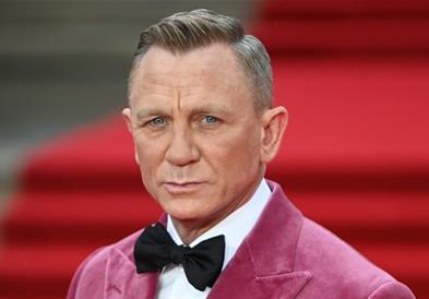 И кралското семејство на премиерата на новиот филм за Џејмс Бонд, Крег нетрпелив (ВИДЕО)