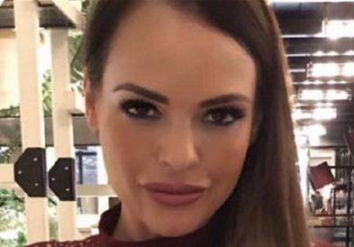 Убавата манекенка која се потсмеваше со коронавирусот, заврши на респиратор