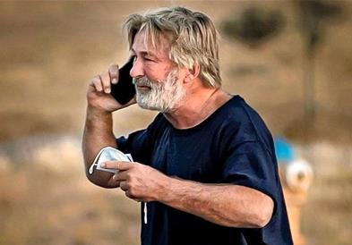 Излегоа записи од истрагата: На Болдвин му рекле дека пиштолот е безбеден