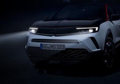 БЕЗ СТРАВ ОД ТЕМНИНАТА: INTELLI-LUX LED® СВЕТЛА ОД OPEL