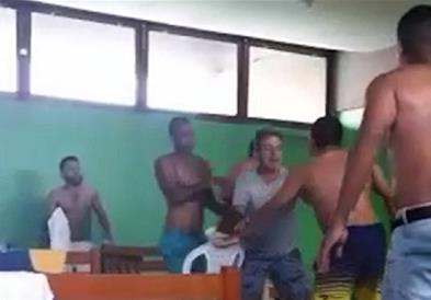 Директор на клуб со нож избодел фудбалер поради вреќа брашно (ВИДЕО)