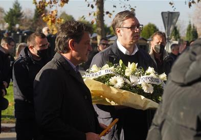 Вучиќ на погребот на Маринко Роквиќ, синовите запеаја на комеморацијата (ВИДЕО)