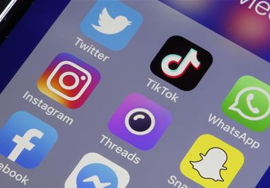 Русија ги казни Twitter, Facebook и TikTok поради забранета содржина 