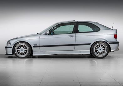 Фото: Се продава легендарниот модел на „BMW“ со „V12“ мотор