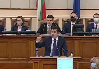 Скандал ја тресе бугарската влада - агенти на тајните служби во кабинетот на Генчовска