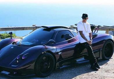 Луис Хамилтон го продаде својот хиперспортски автомобил Pagani Zondа (ВИДЕО)