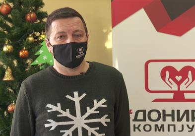 Пет години „Донирај компјутер“ – активистот Стаменов не запира со мисијата