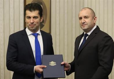 Петков и Радев излегуваат од изолација