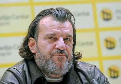 Аца Лукас е итно пренесен во болница 