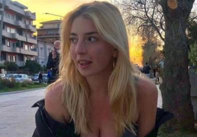 Жешки снимки на италијанска судијка се појавија на интернет: Хакиран ми е телефонот (ВИДЕО)