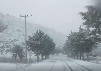 Училиштата во повеќе делови на Грција се затворени поради невремето „Елпида”