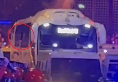 Автобусот на Реал под жесток напад во Билбао (ВИДЕО)