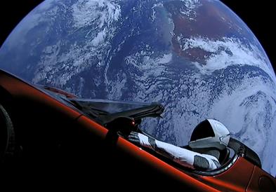 Каде е сега автомобилот „Tesla Roadster“, кој беше лансиран во вселената во 2018 година?