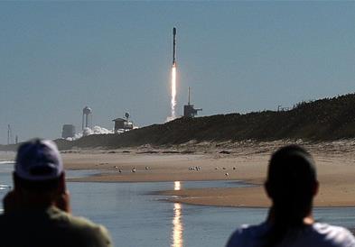 SpaceX загуби 40 сателити во соларна бура на 210 километри над Земјата 