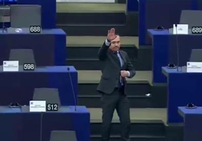 Скандал во европскиот парламент, Џамбаски со нацистички поздрав
