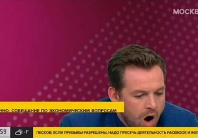 Водител се прозева за време на обраќање на рускиот премиер, не знаел дека е во етер (ВИДЕО)