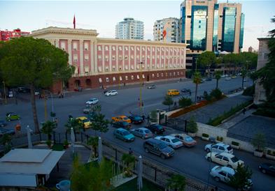 Албанија ќе штеди гориво, понеделник ден без возила