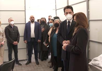 Маските во училиштата засега остануваат, владата чека да види каква ќе биде ситуацијата