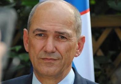 Словенија ги враќа дипломатите во Киев