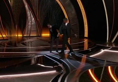 Оскари 2022: Вил Смит го удри Крис Рок на сцената, историски триумф на „КОДА“