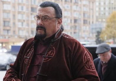 Стивен Сигал го прослави роденденот во Москва: Со Русија сум и во добро и во зло (ВИДЕО)