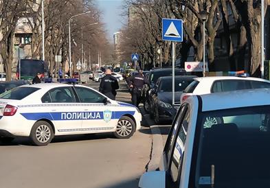 Паника во Белград: Дојави за бомби во 20 средни училишта 