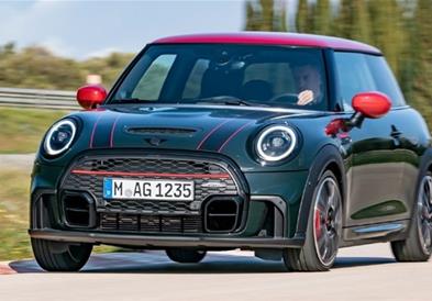 MINI го запре производството на автомобили со рачен менувач 