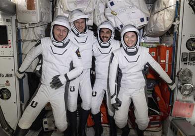 Астронаутите од ISS успешно се вратија на земјата со капсулатa Space-X