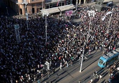 Масовни протести низ Хрватска за правото на бесплатен абортус (ВИДЕО)