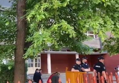 Во повеќе од 100 основни училишта во Белград, утринава добиле лажни  дојави за бомби