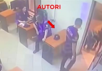 Вознемирувачко видео: Полицаец уби колега во канцеларија