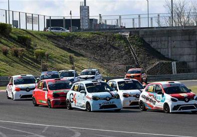 Twingo Cup викендов се вози во Австрија
