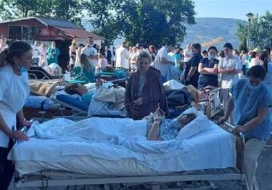 Поради закана со бомба, евакуирани пациентите од болницата во Бања Лука (ВИДЕО)