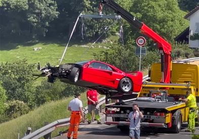 Видео: Уништен колекционерски примерок на „Ferrari“ вреден 2 милиони евра