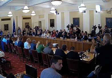 „Францускиот предлог“ втор ден „талка“ низ процедуралните лавиринти во Бугарија 