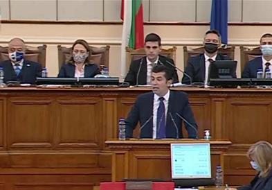 Петков денеска поднесе оставка, но не отиде на консултации кај Радев за новиот мандат