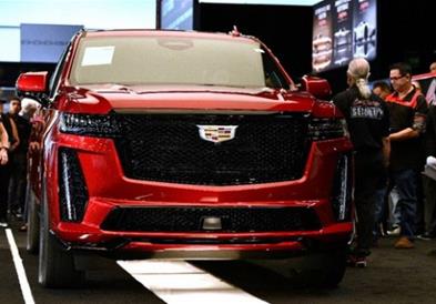 Првиот „Cadillac Escalade-V“ е продаден за 500.000 долари