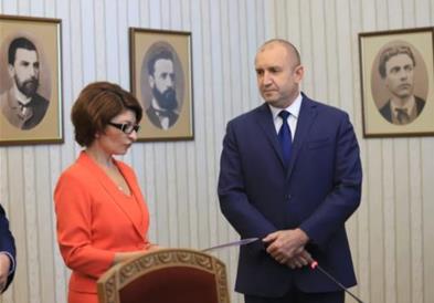 ГЕРБ му го врати мандатот на Радев, Бугарија уште еден чекор поблиску до избори