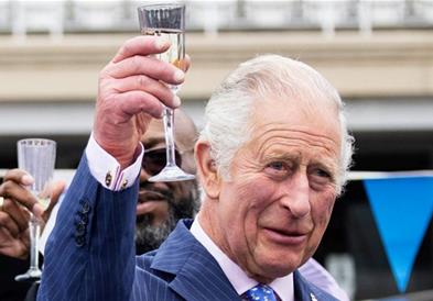 Sunday Times: Принцот Чарлс примил 1,2 милиони долари од семејството на Бин Ладен 