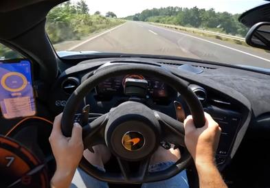 Видео: „McLaren 765LT“ вози со 323 км/ч