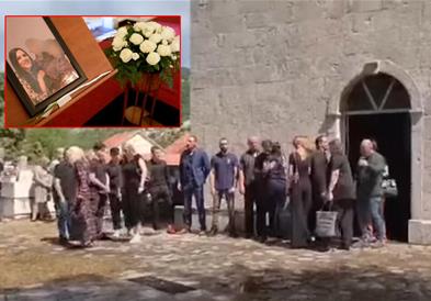 Тага во Цетиње: Погребана е Наташа со двата сина, први жртви на масовниот убиец (ВИДЕО)