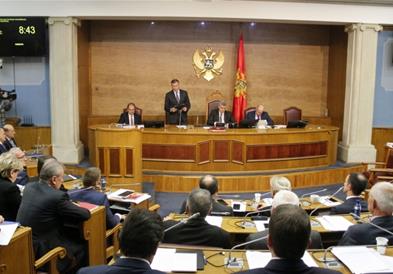 Собранието на Црна Гора денеска ќе гласа за иницијативата за смена на Владата на Абазовиќ