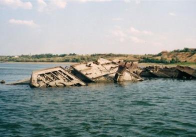 Водостојот на Дунав на рекордно ниско ниво, во Србија се појавија нацистички бродови (ВИДЕО)