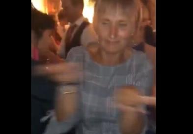 Поддршка за премиерката на Финска: Жени масовно објавуаат видеа на кои танцуваат и се забавуваа