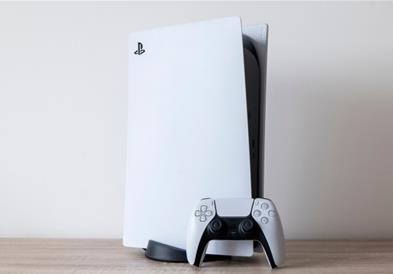 „Sony“ ги зголеми цените на конзолата „PlayStation 5“